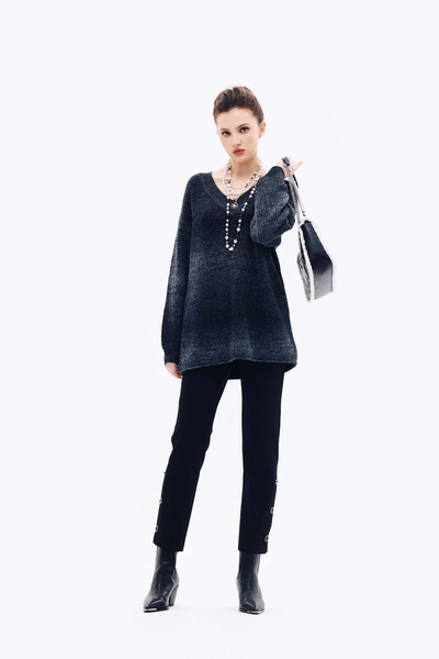 下擺裝飾開衩合身褲